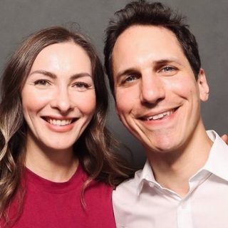 6.000 Follower !? Wir drehen durch !! 
Wir sind überwältigt – danke für jede:n Einzelne:n von euch!

Danke, dass ihr Klangsalon so unterstützt und begleitet ✨ wir stecken wirklich unser ganzes Herzblut, unser Wissen und Können in jedes Projekt & in unseren Service – und zu sehen, dass das bei euch ankommt, bedeutet uns unglaublich viel. Danke für jedes Follow, jede Nachricht, jedes Teilen & Dabeisein 🎶🤍

Wir freuen uns riesig über diese Community aus Musikliebhaber:innen, Veranstalter:innen, Hochzeitspaaren, Verlobten, Geburtstagskindern & Herzensmenschen.

Auf viele weitere besondere Momente, Events , musikalische Begegnungen & die vielen schönen Zukunftsprojekte, die in Planung sind. ✨

#weddingband 
#livemusik
#dankbar
#eventband
#6000followers