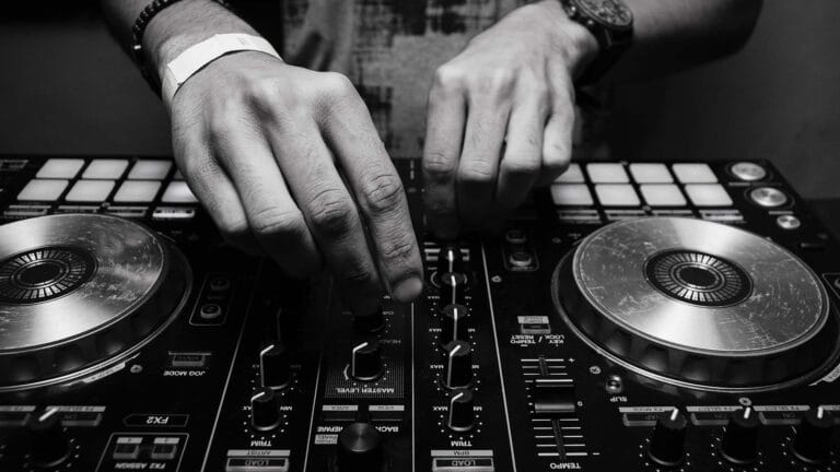 DJs und DJANEs von Klang Salon für Partys und Events