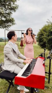 Auch wenn gerade draußen Winter ist… in unserem Kalender ist schon längst Sommer. Und der nächste Sommer kommt schneller, als man denkt. Wir schicken euch einen warmen musikalischen Gruß und einen kleinen Reminder: 

Jetzt ist der perfekte Moment, eure Musik für 2026/27 zu sichern. Die Hochzeitssaison rückt näher, viele Termine sind bereits angefragt und gebucht und die beliebtesten Termine füllen sich schnell. Für exklusive Live-Musik, Lounge-Sets und besondere Wunschbesetzungen: Jetzt Termin anfragen. 

#LiveMusik #Hochzeitsmusik #WeddingMusic #WeddingBand #acousticduo