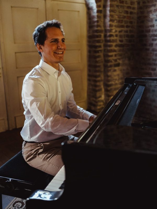 Elegante Hochzeitsfeier mit Piano-Musik von Klang Salon