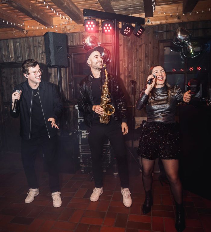 Klang Salon Musiker:innen bei einer Hochzeitsfeier – Service und Beratung